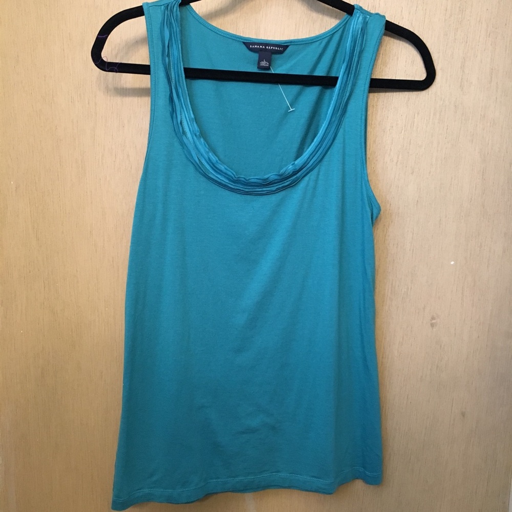 Banana Republic Large Ruffle Tank